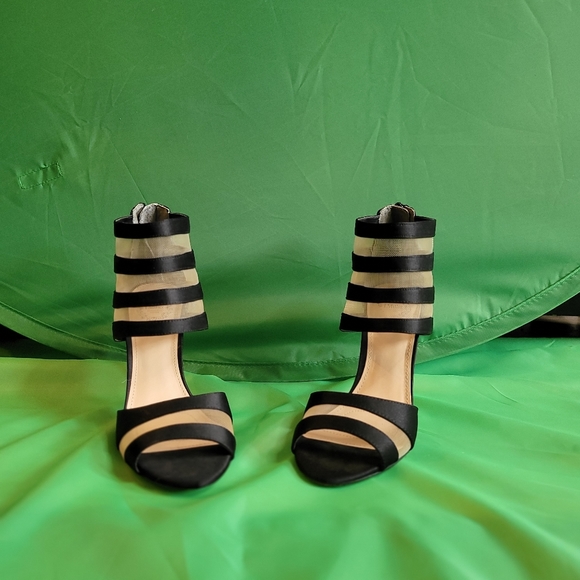 Heels - Picture 7 of 8